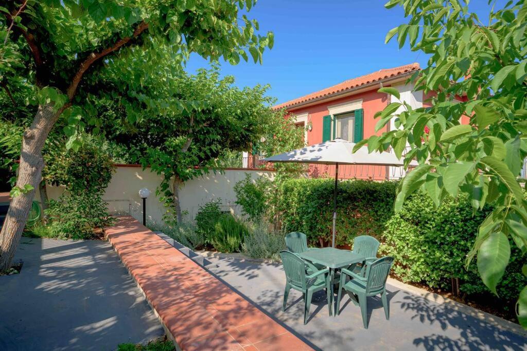 N A P L House Holiday home